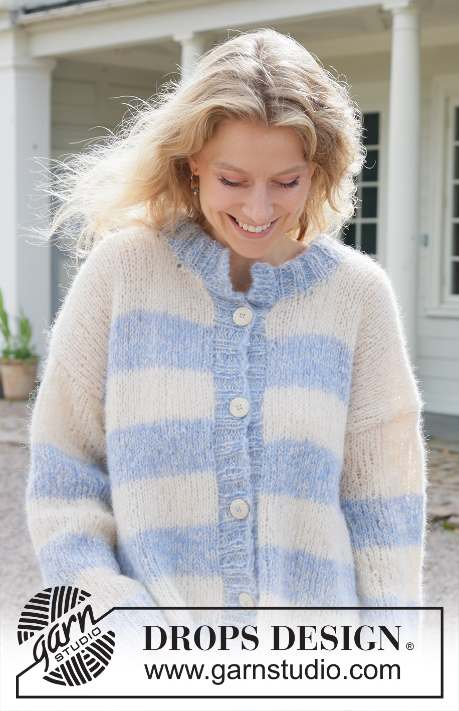 Skyline Serenade Cardigan / DROPS 259-10 - Cardigan over-sized lavorato ai ferri in 2 capi di DROPS Brushed Alpaca Silk. Lavorato dal basso verso l’alto a strisce, maniche cucite e collo doppio. Taglie: XS - XXL.