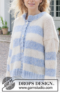 Skyline Serenade Cardigan / DROPS 259-10 - Cardigan over-sized lavorato ai ferri in 2 capi di DROPS Brushed Alpaca Silk. Lavorato dal basso verso l’alto a strisce, maniche cucite e collo doppio. Taglie: XS - XXL.