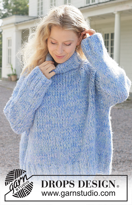 Azure Bliss Sweater / DROPS 259-27 - Strikket oversize bluse i 5 tråde DROPS Brushed Alpaca Silk. Arbejdet strikkes oppefra og ned i glatstrik med raglan. Størrelse S - XXXL.