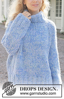 Azure Bliss Sweater / DROPS 259-27 - Strikket oversize bluse i 5 tråde DROPS Brushed Alpaca Silk. Arbejdet strikkes oppefra og ned i glatstrik med raglan. Størrelse S - XXXL.