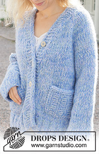 Azure Bliss Cardigan / DROPS 259-28 - Ylhäältä alas neulottu oversize-jakku 5-kertaisesta DROPS Brushed Alpaca Silk -langasta. Työssä on raglanlinjat, taskut, i-cord-reunus ja V-aukko. Koot S - XXXL.