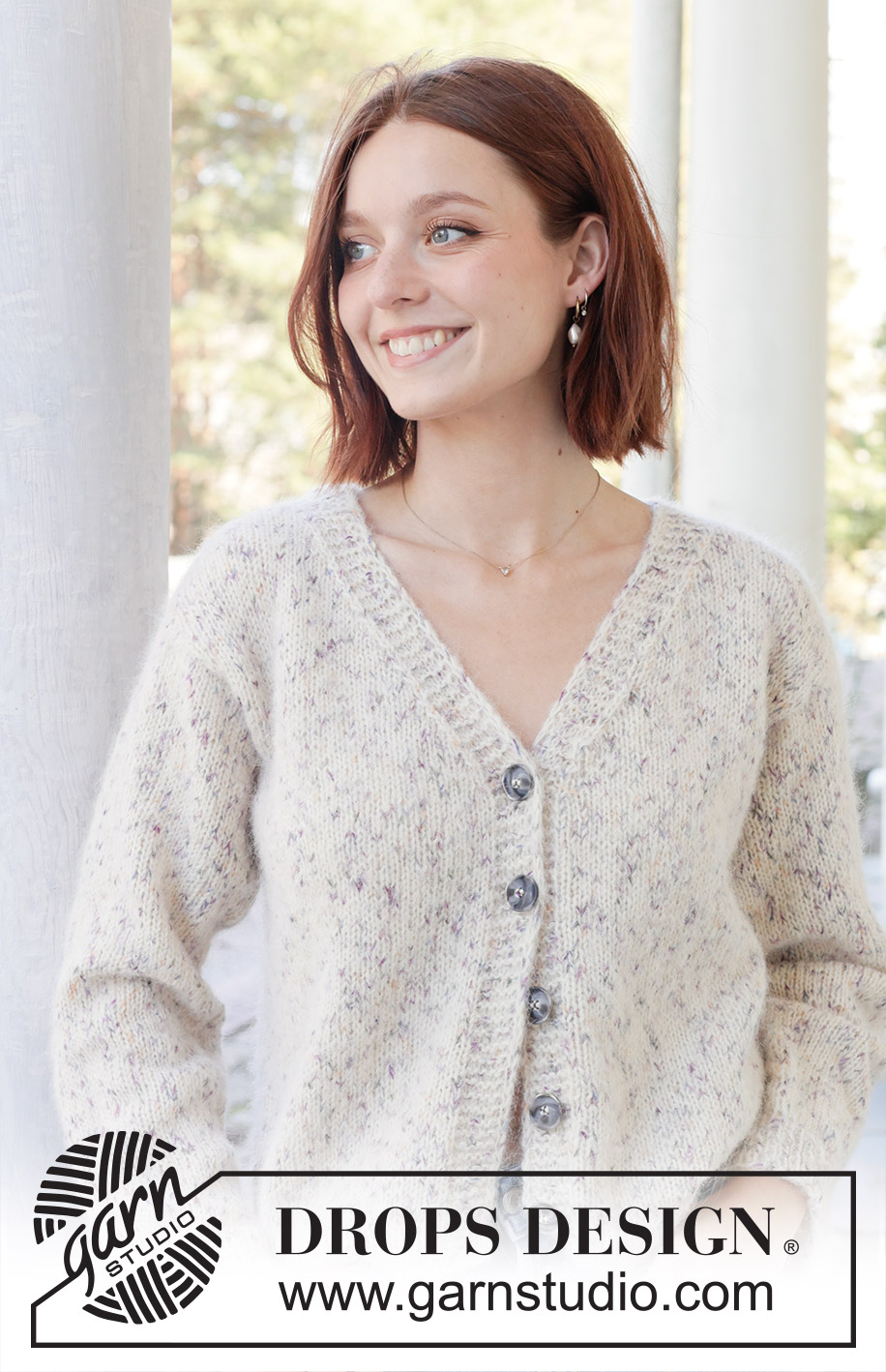 Snowy Sparkles Cardigan / DROPS 259-32 - Strikket jakke i DROPS Fabel og DROPS Brushed Alpaca Silk. Arbeidet strikkes nedenfra og opp i glattstrikk, v-hals, i-cord og oppstrikkede ermer. Størrelse XS - XXL.