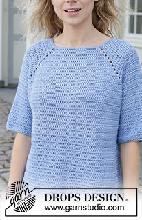 Blue Coast / DROPS 259-34 - Gehaakte trui in DROPS Cotton Merino. Het werk wordt van boven naar beneden gehaakt in stokjes met raglan en korte mouwen. Maat: S - XXXL.