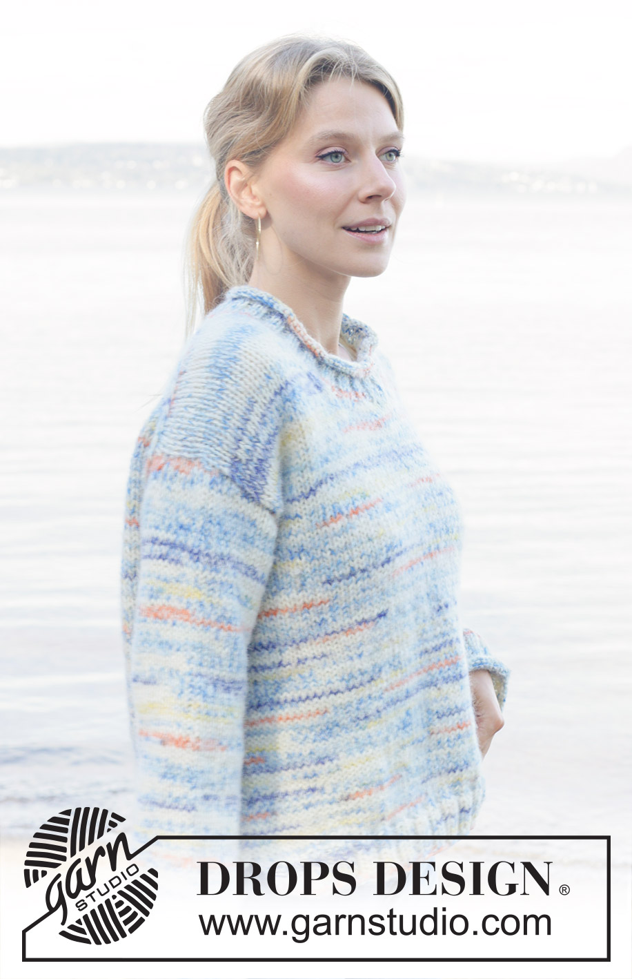 Sunny Seaside / DROPS 259-35 - Knitted jumper in DROPS Fiesta and DROPS Brushed Alpaca Silk. The piece is worked top down with diagonal/European shoulders, split in sides and rolled edges. Sizes XS - XXL.