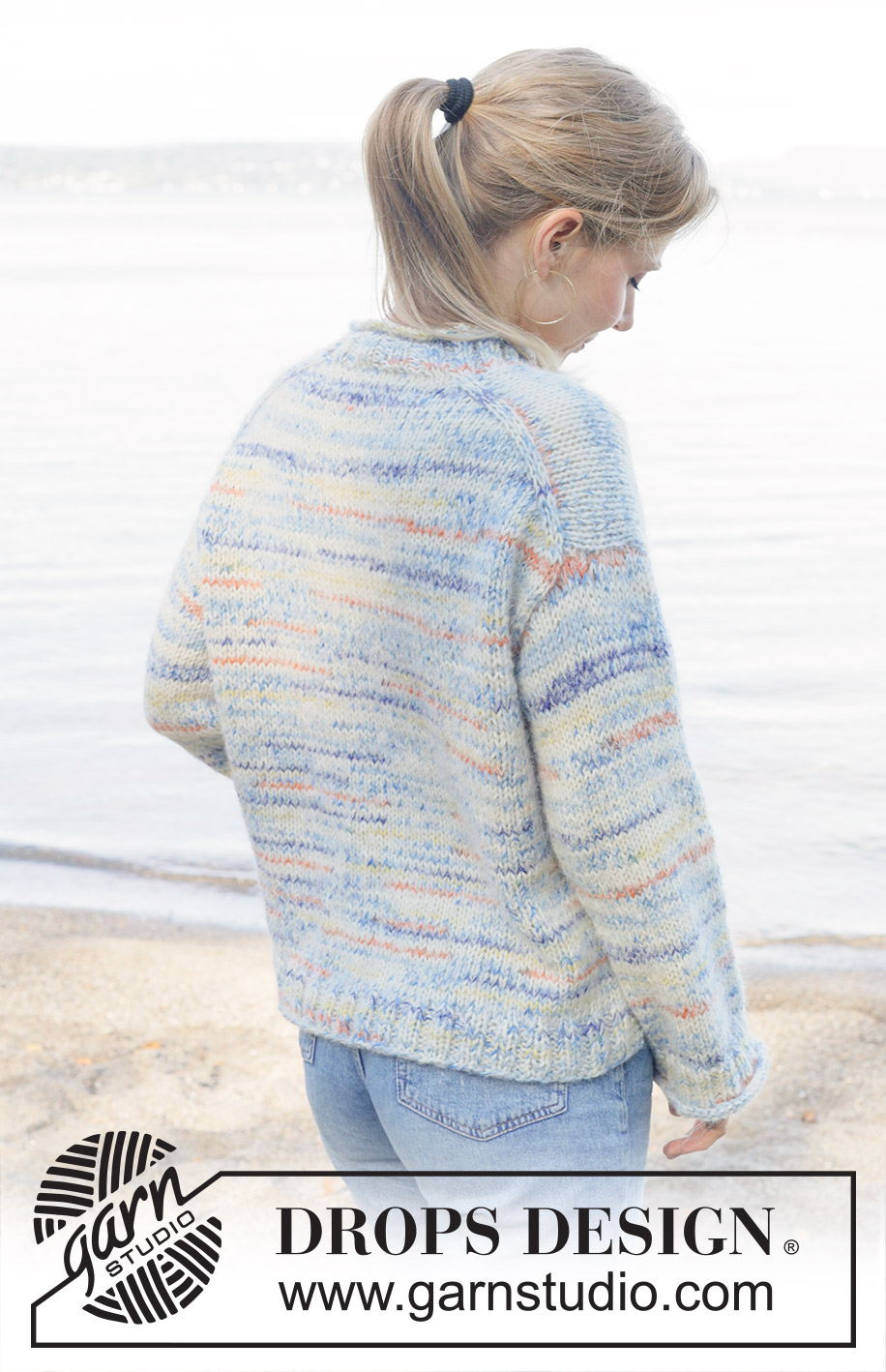 Sunny Seaside / DROPS 259-35 - Knitted jumper in DROPS Fiesta and DROPS Brushed Alpaca Silk. The piece is worked top down with diagonal/European shoulders, split in sides and rolled edges. Sizes XS - XXL.