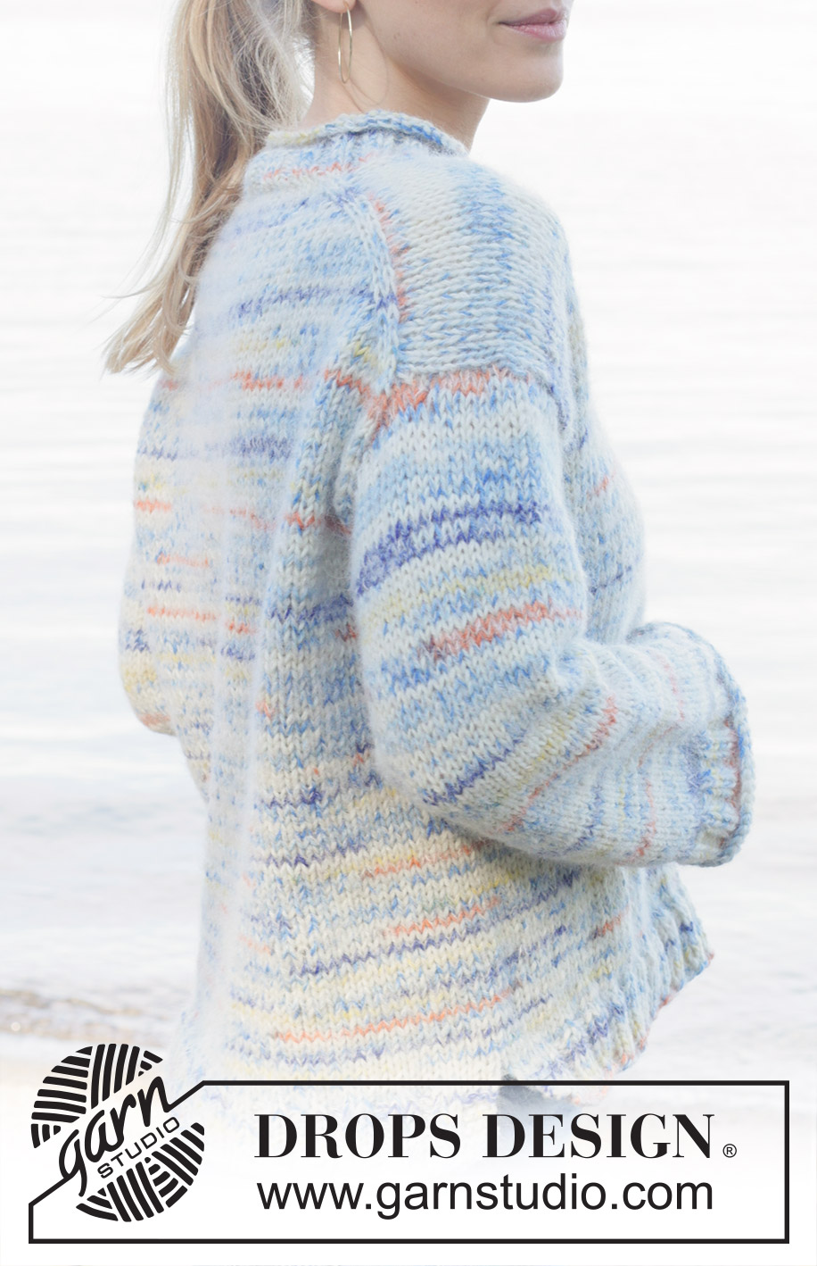 Sunny Seaside / DROPS 259-35 - Knitted jumper in DROPS Fiesta and DROPS Brushed Alpaca Silk. The piece is worked top down with diagonal/European shoulders, split in sides and rolled edges. Sizes XS - XXL.