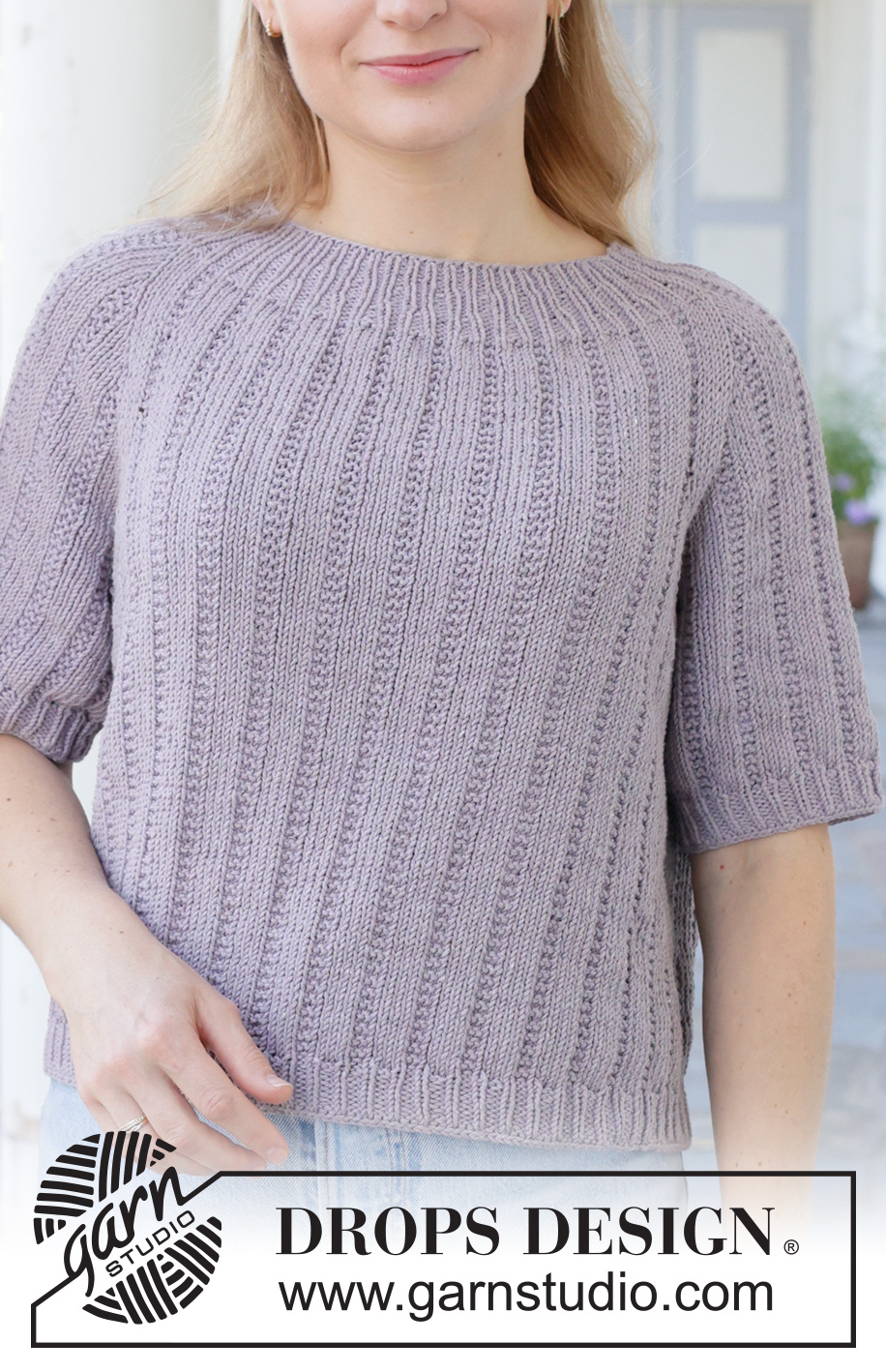 Lavender Sway / DROPS 259-41 - Raglánový pulovr s kruhovým sedlem, plastickým vzorem a krátkými rukávy pletený shora dolů z příze DROPS Cotton Light. Velikosti: S - XXXL.