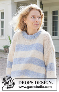 Skyline Serenade / DROPS 259-9 - Gebreide oversized trui in 2 draden DROPS Brushed Alpaca Silk. Het werk wordt van onder naar boven gebreid met strepen, ingenaaide mouwen en dubbele halsrand. Maten XS - XXL.