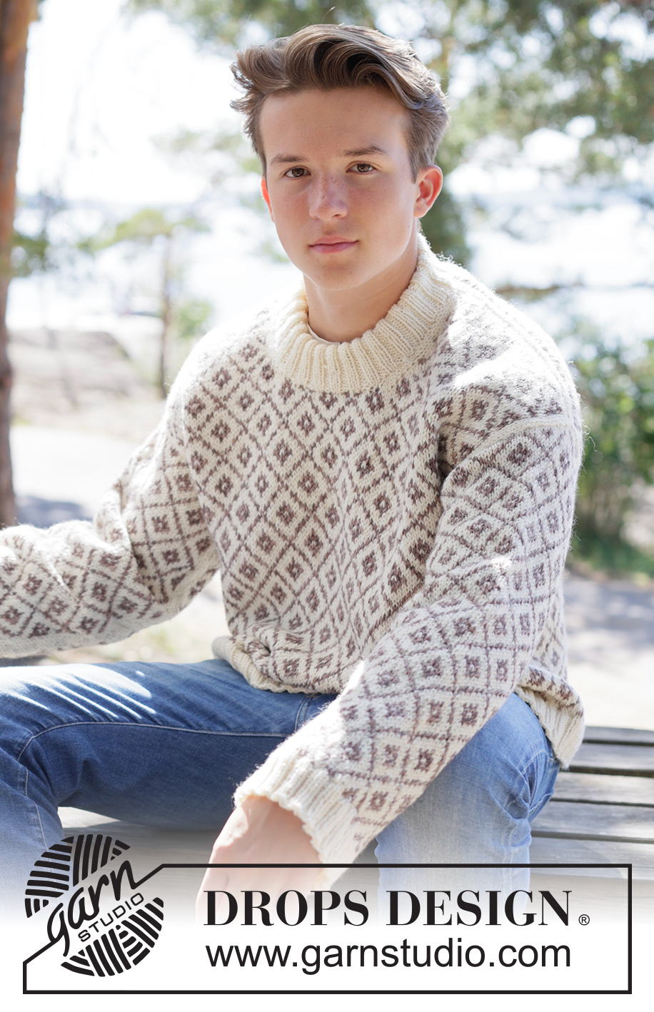 Diamond Love Sweater / DROPS 260-10 - Knitted sweater for men in DROPS Fiesta. Piece is knitted top down with European shoulders / diagonal shoulders, Nordic pattern and double neck edge. Size: S - XXXL