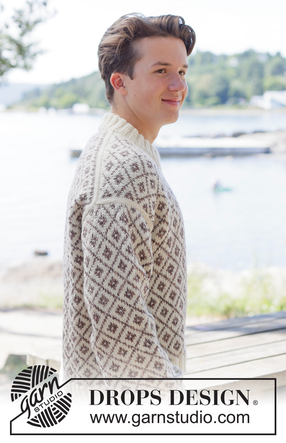 Diamond Love Sweater / DROPS 260-10 - Knitted sweater for men in DROPS Fiesta. Piece is knitted top down with European shoulders / diagonal shoulders, Nordic pattern and double neck edge. Size: S - XXXL