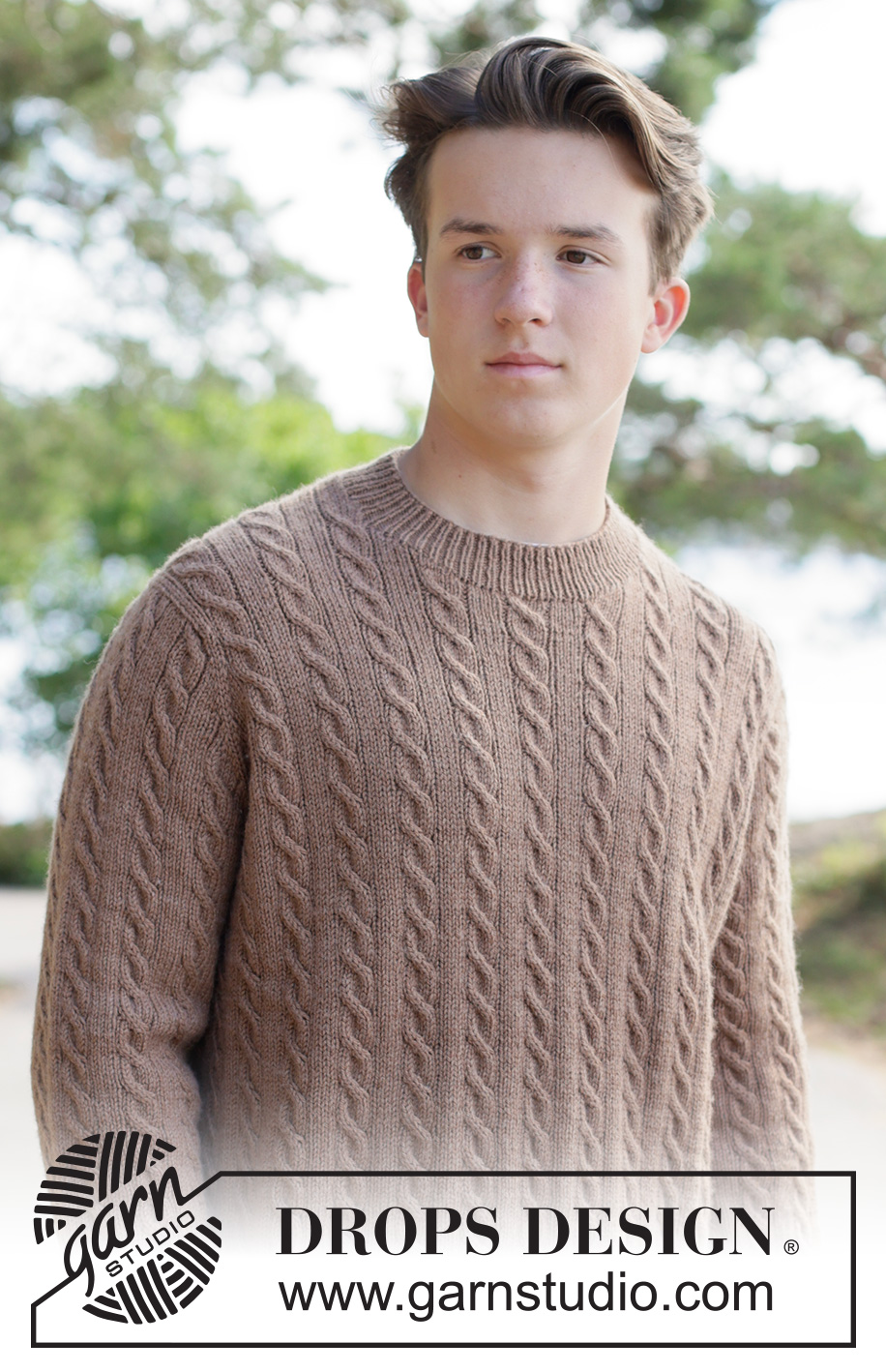 Walnut Dreams Sweater / DROPS 260-14 - Knitted sweater for men in DROPS Daisy or DROPS Karisma. Piece is knitted top down with European yoke and cables. Size: S - XXXL