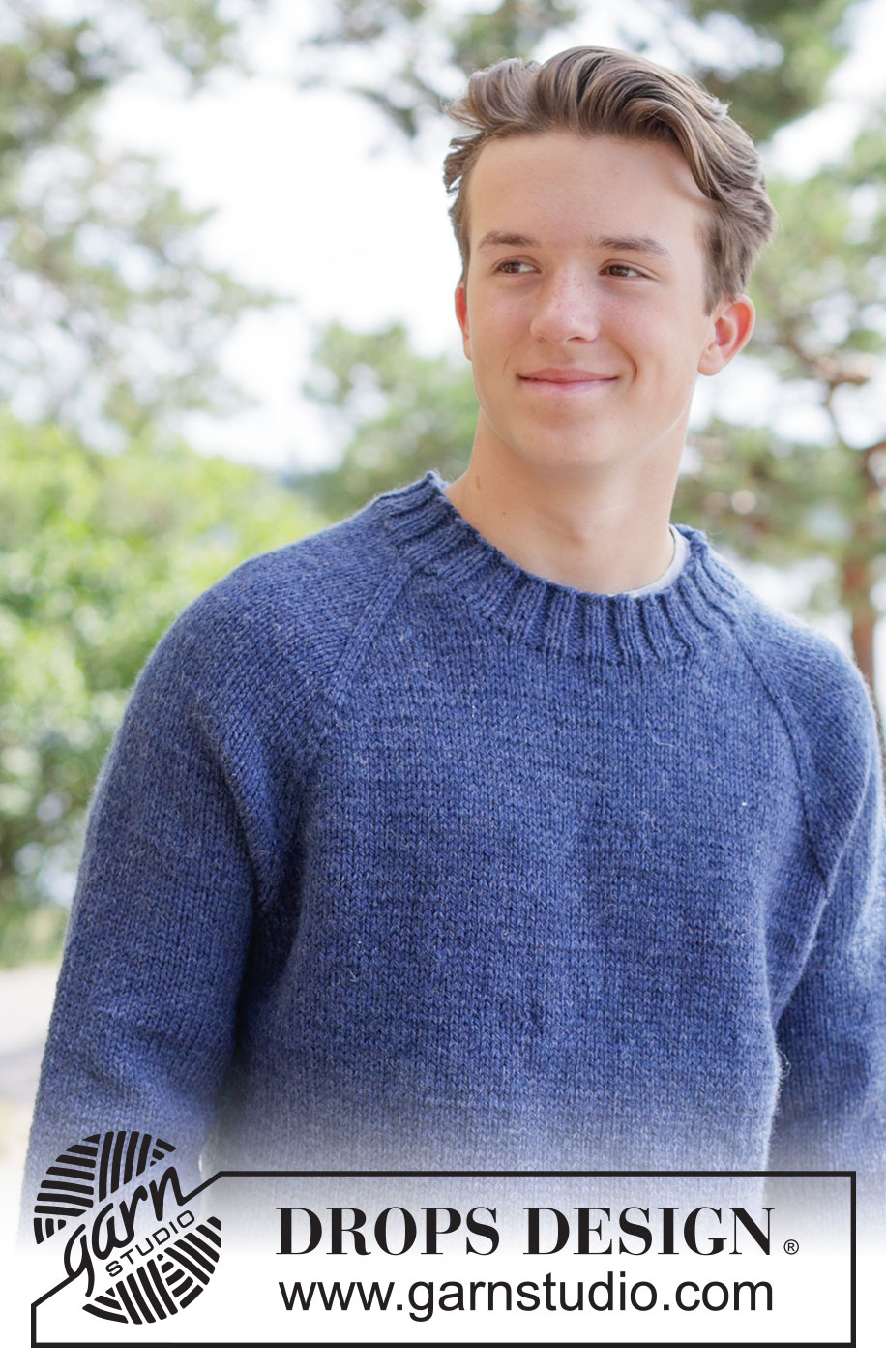 Midnight Tide Sweater / DROPS 260-18 - Strikket bluse til herre i DROPS Alaska eller DROPS Big Merino. Arbejdet strikkes oppefra og ned i glatstrik med raglan. Størrelse XS - XXXL.