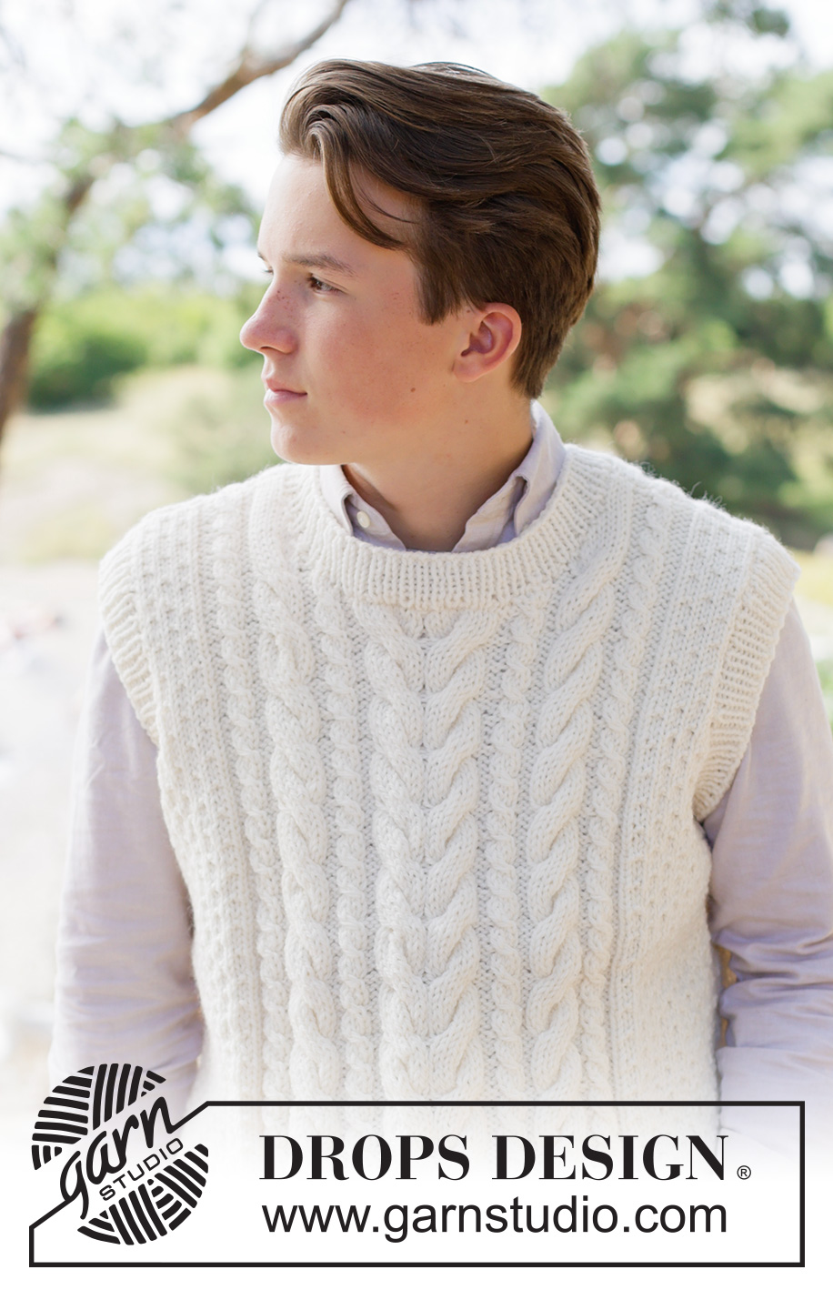 Vanilla Meringue Vest / DROPS 260-19 - Stickad väst till herr i DROPS Nepal eller DROPS Alaska. Arbetet stickas nerifrån och upp med flätor, relieffmönster och kanter i resår. Storlek XS - XXXL.