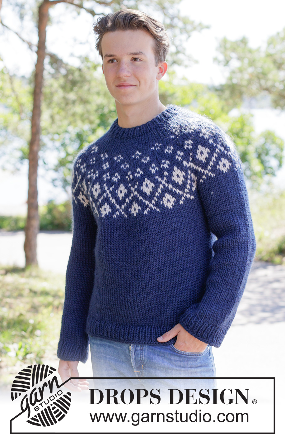 Midnight Flowers Sweater / DROPS 260-20 - Knitted sweater for men in DROPS Snow. Piece is knitted top down with round yoke and multi-colored pattern. Size XS – XXXL.