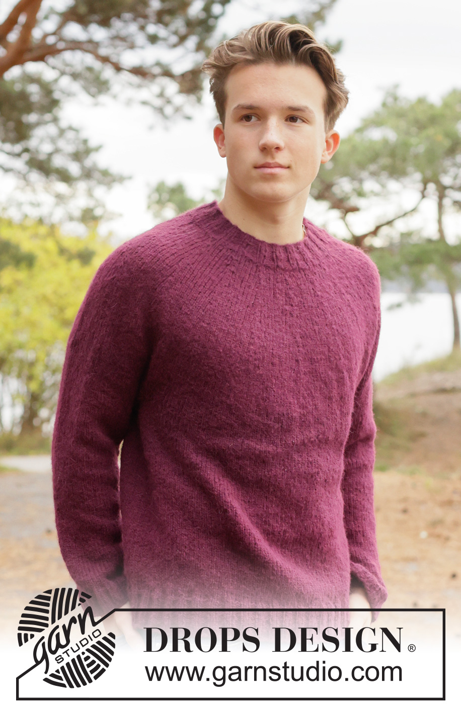 Deep Berry Sweater / DROPS 260-36 - Maglione lavorato ai ferri in DROPS Air. Lavorato dall’alto in basso a maglia rasata con sprone rotondo. Taglie: XS - XXXL.