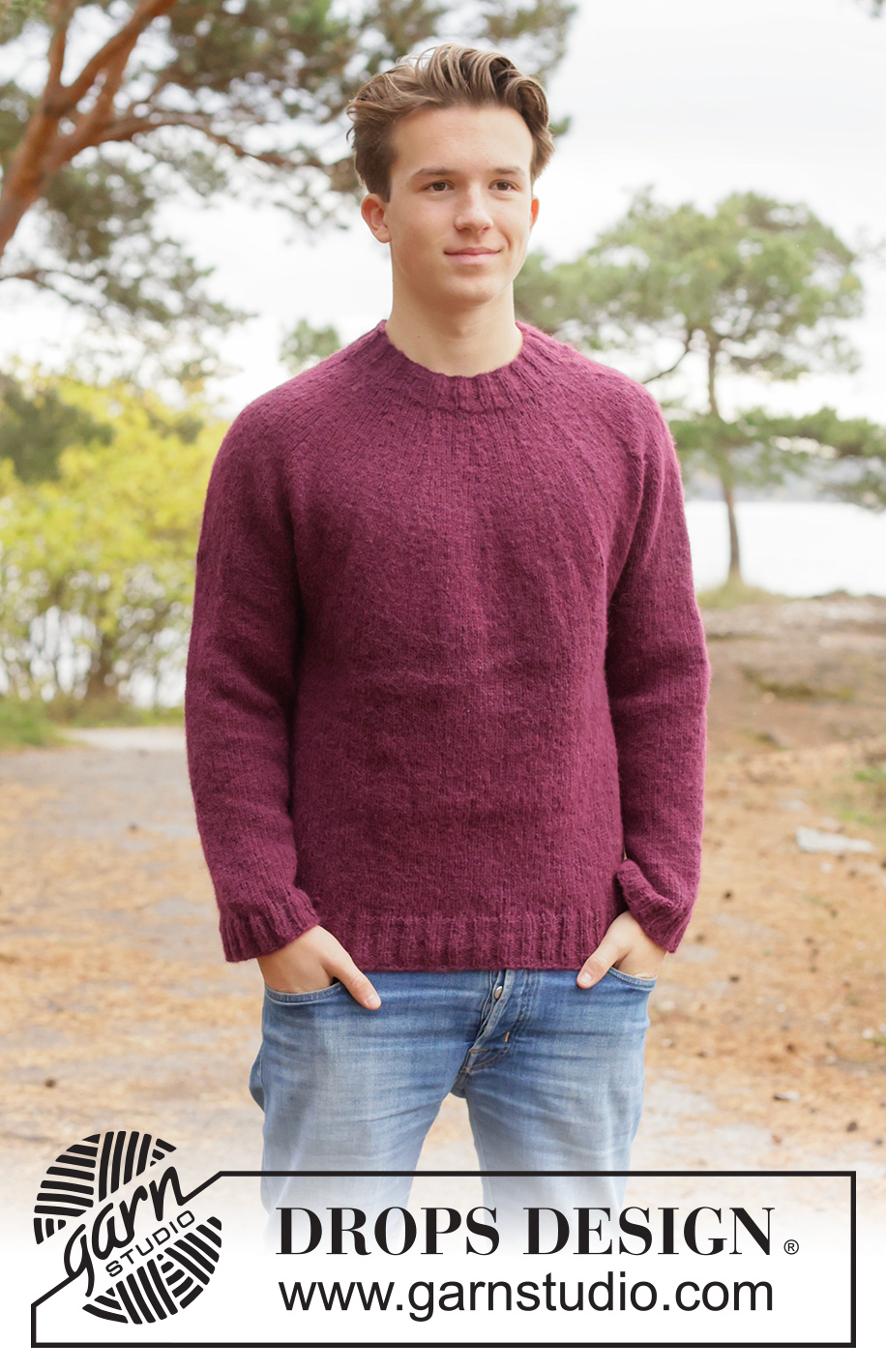 Deep Berry Sweater / DROPS 260-36 - Maglione lavorato ai ferri in DROPS Air. Lavorato dall’alto in basso a maglia rasata con sprone rotondo. Taglie: XS - XXXL.