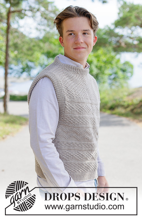 Winds of Winter Vest / DROPS 260-5 - Strikket vest til herre i DROPS Karisma eller DROPS Merino Extra Fine. Arbeidet strikkes ovenfra og ned med skrå skulder, relieffmønster og rund hals. Størrelse XS – XXL.