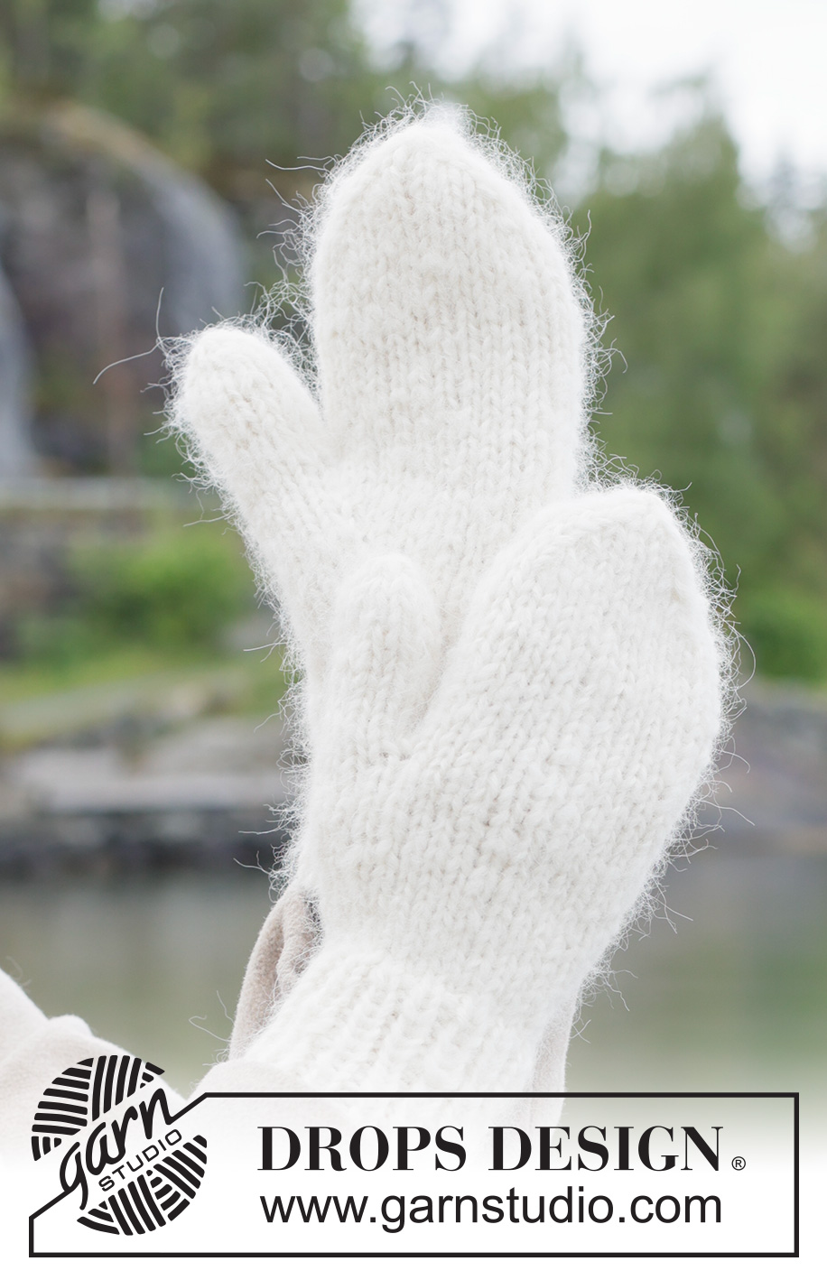 Polar Charm Mittens / DROPS 261-11 - Gestrickte Fäustlinge glatt rechts mit Rippenmuster in DROPS Melody und DROPS Puna.