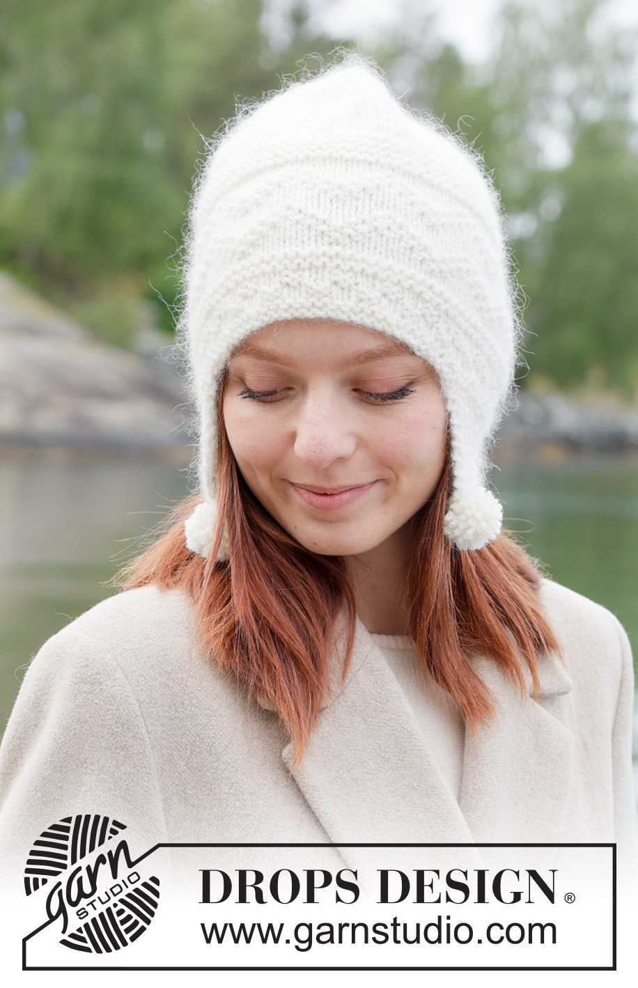 Snowfall Sonata Hat / DROPS 261-13 - Gebreide muts met oorflappen in DROPS Lima en DROPS Kid-Silk, of DROPS Merino Extra Fine en DROPS Kid-Silk. Het werk wordt van onder naar boven gebreid met reliëfpatroon.