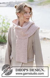 Sugarplum Snuggle Scarf / DROPS 261-19 - Bufanda a ganchillo en DROPS Air. La labor está realizada de ida y vuelta.