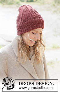 Berry Blaze Hat / DROPS 261-29 - Gebreide muts/beanie in DROPS BabyMerino. Het werk wordt van onder naar boven gebreid in boordsteek.