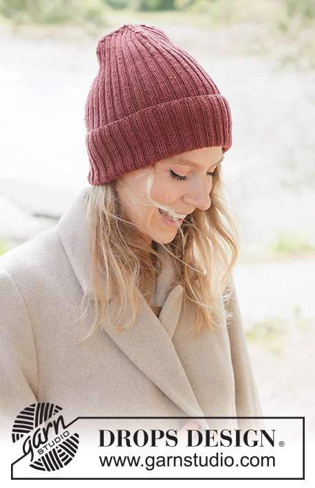 Berry Blaze Hat / DROPS 261-29 - Gebreide muts/beanie in DROPS BabyMerino. Het werk wordt van onder naar boven gebreid in boordsteek.