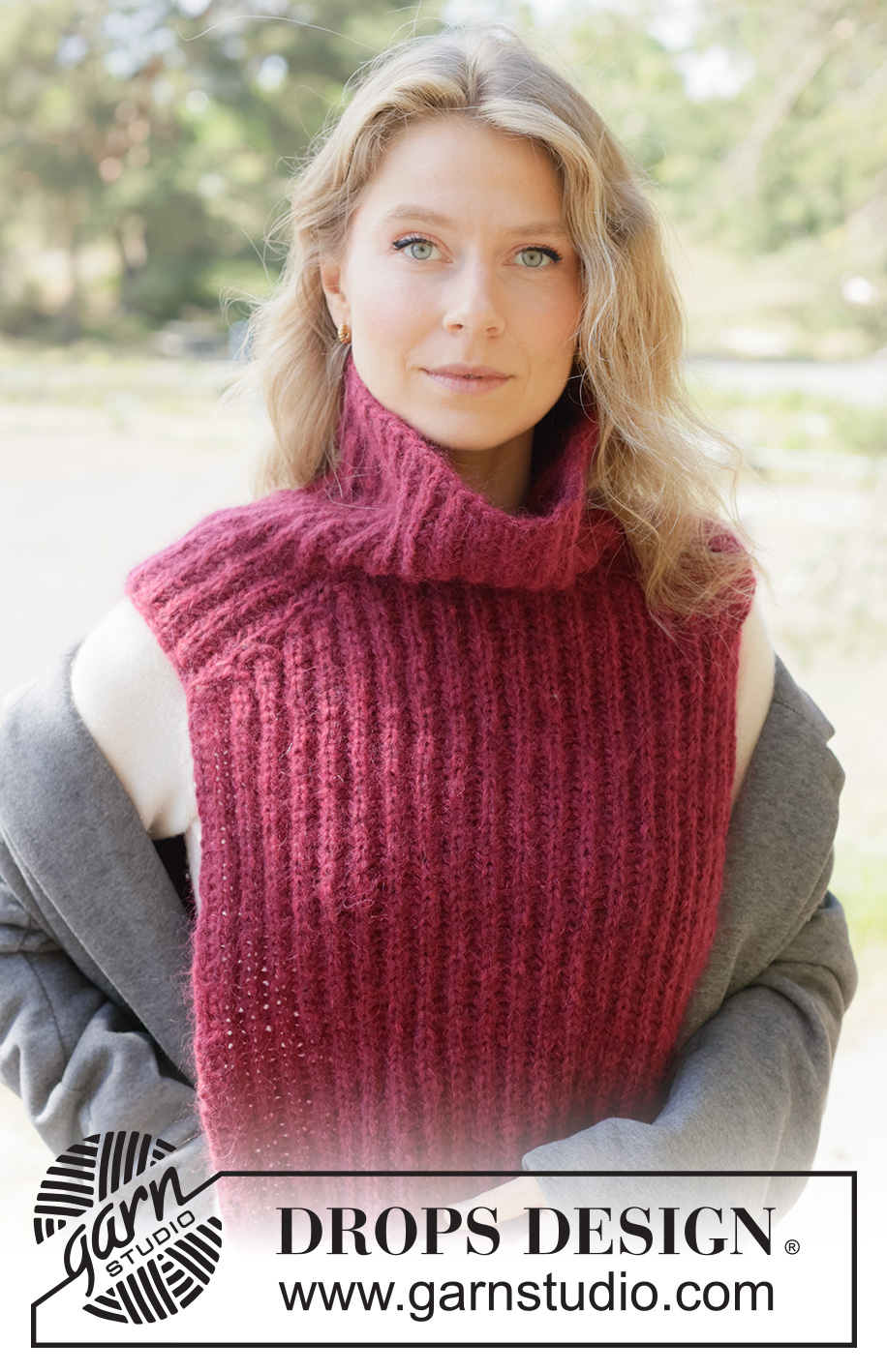 Mulberry Muse Neck Warmer / DROPS 261-30 - Knitted neck-warmer in DROPS Air and DROPS Kid-Silk. The piece is worked top down in English rib with saddle-shoulders.