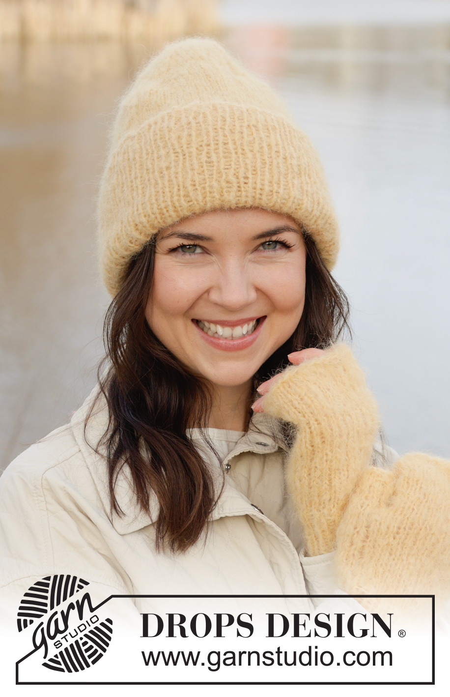 Sunny Bloom Hat / DROPS 261-37 - Čepice pletená zdola nahoru 1 vláknem příze DROPS Melody nebo 2 vlákny příze DROPS Brushed Alpaca Silk.