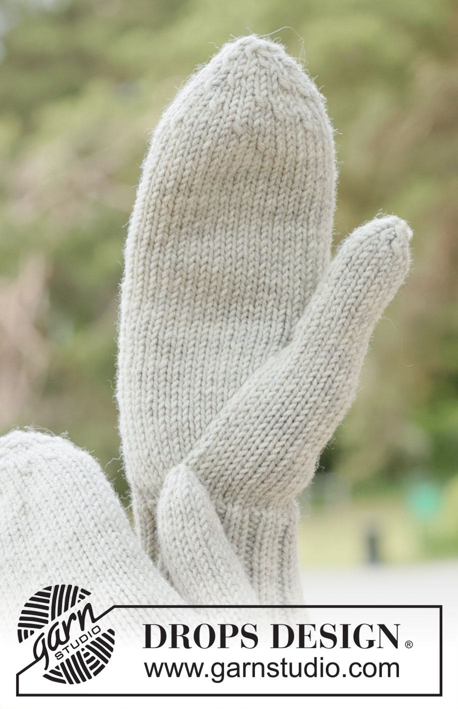 Muted Touch Mittens / DROPS 261-39 - Free knitting pattern Muted Touch Mittens / DROPS 261-39 - Knitted mittens in DROPS Merino Extra Fine. The piece is worked in stocking stitch.