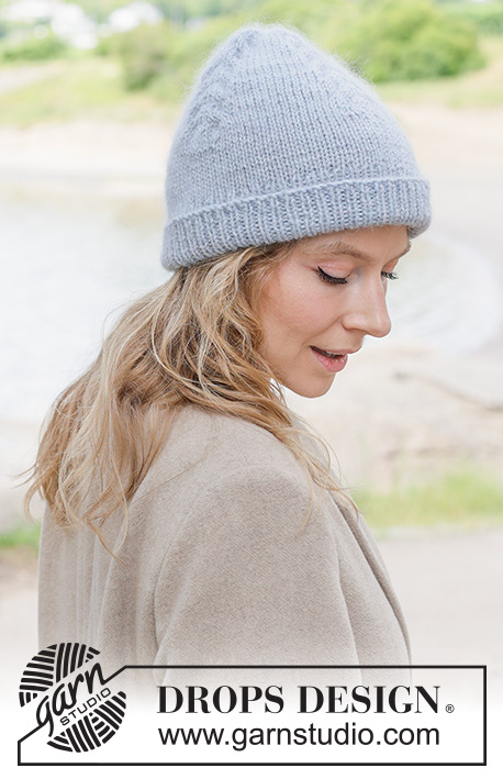 Ice Bloom Hat / DROPS 261-41 - Strikket hue i DROPS Lima og DROPS Kid-Silk. Arbejdet strikkes oppefra og ned med snoninger.