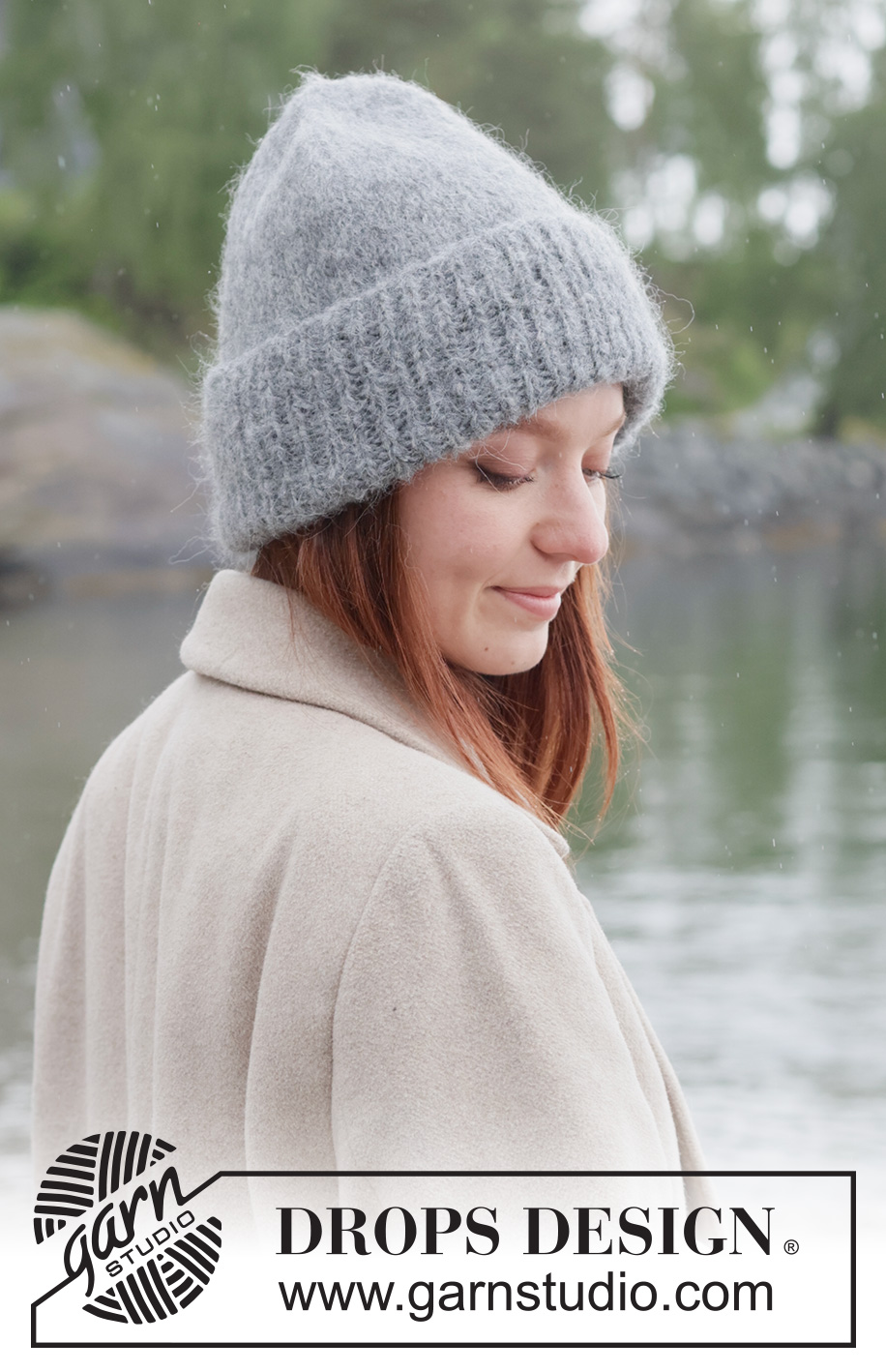 Oslo Chill Set / DROPS 261-47 - Gebreide muts en polswarmers in 1 draad DROPS Melody of 2 draden DROPS Brushed Alpaca Silk.