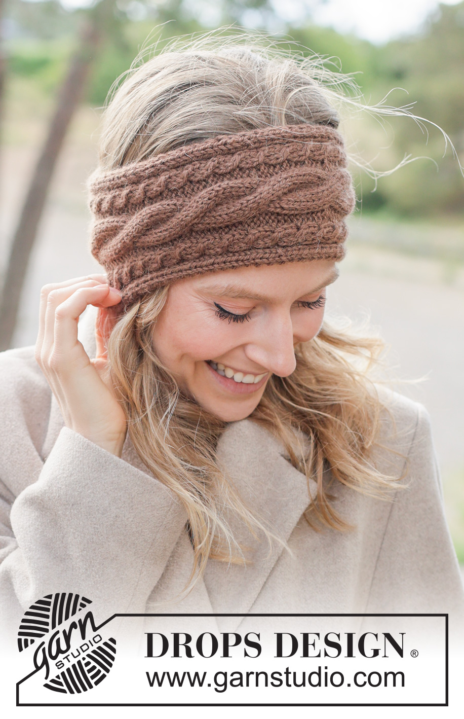 Toffee Twist Headband / DROPS 261-51 - Kötött fejpánt, DROPS Nepal fonalból. A darabot oda-vissza haladva kötjük, csavartmintával. Méret: S - XL