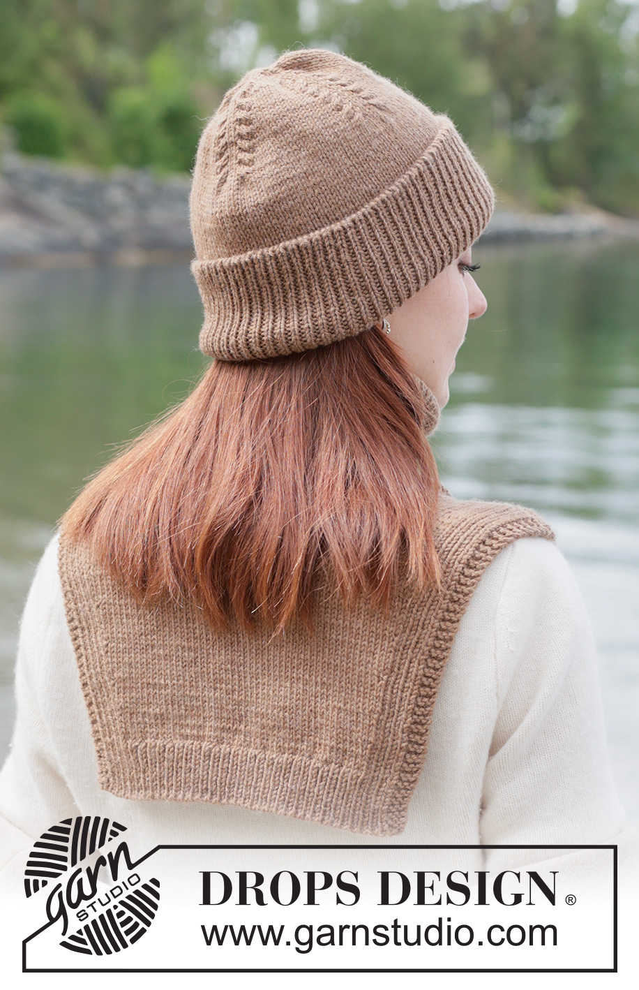 Creme Caramel Set / DROPS 261-53 - Knitted hat and neck-warmer in DROPS Daisy or DROPS Karisma. The hat and neck-warmer are worked bottom up in rib and stocking stitch.