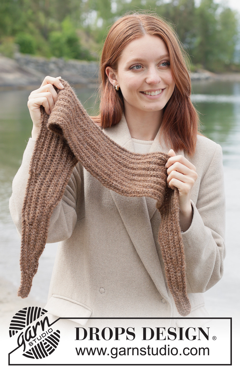 Walnut Whirl Shawl / DROPS 261-54 - Gestricktes kleines Tuch in DROPS Air. Die Arbeit wird quer im Vollpatent gestrickt.