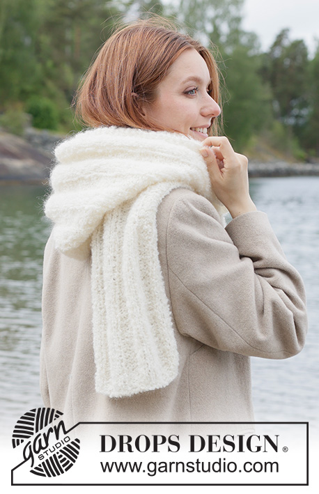 Robin's Bride Scarf / DROPS 261-6 - Kötött kapucnis sál DROPS Alpaca Bouclé és DROPS Kid Silk fonalból.