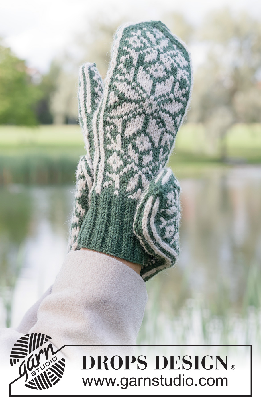 Forest Frost Mittens / DROPS 261-63 - Stickade vantar i DROPS Lima eller DROPS Karisma. Arbetet stickas från fingertopp till handled med nordiskt mönster.