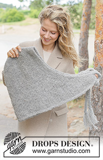 Soft Shelter Hood / DROPS 261-7 - Szalik z kapturem na drutach, z włóczek DROPS Alpaca Bouclé i DROPS Brushed Alpaca Silk. Przerabiany od góry do dołu, dżersejem, wiązany.