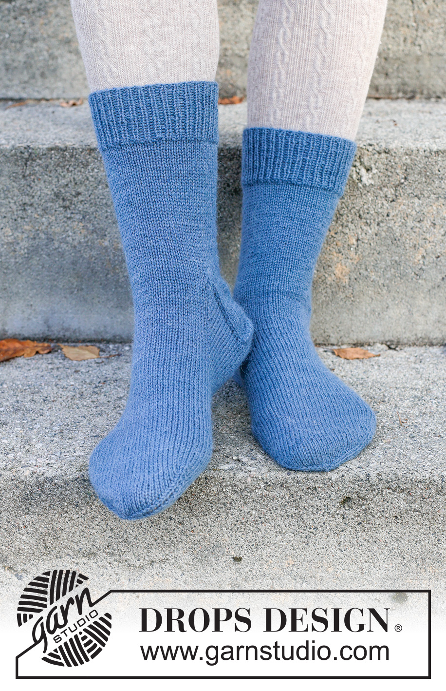 Ocean Prism Socks / DROPS 261-71 - Prjónaðir sokkar úr DROPS Nord. Stykkið er prjónað ofan frá og niður. Stærð 35 - 43.