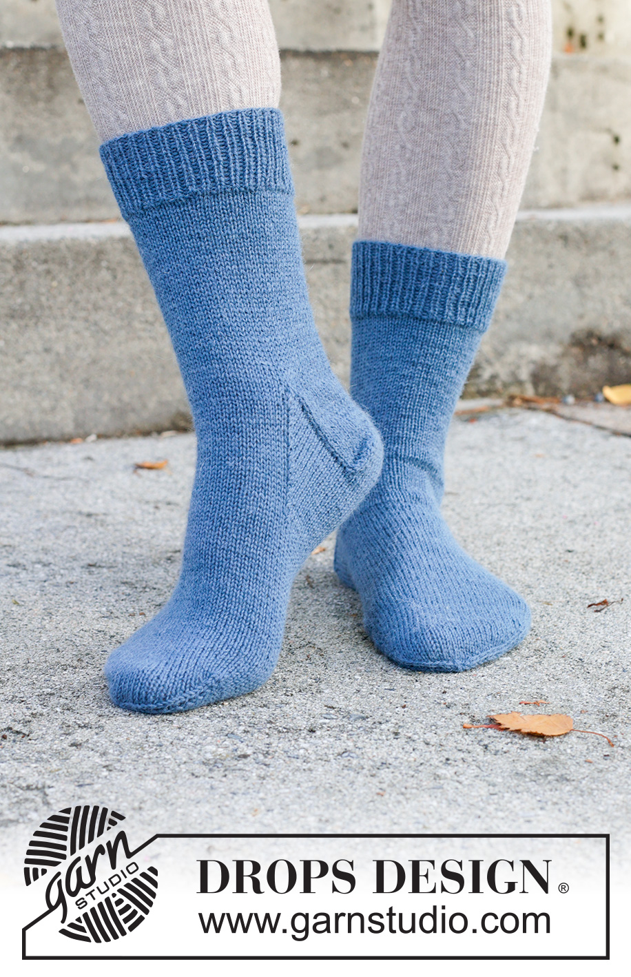 Ocean Prism Socks / DROPS 261-71 - Prjónaðir sokkar úr DROPS Nord. Stykkið er prjónað ofan frá og niður. Stærð 35 - 43.