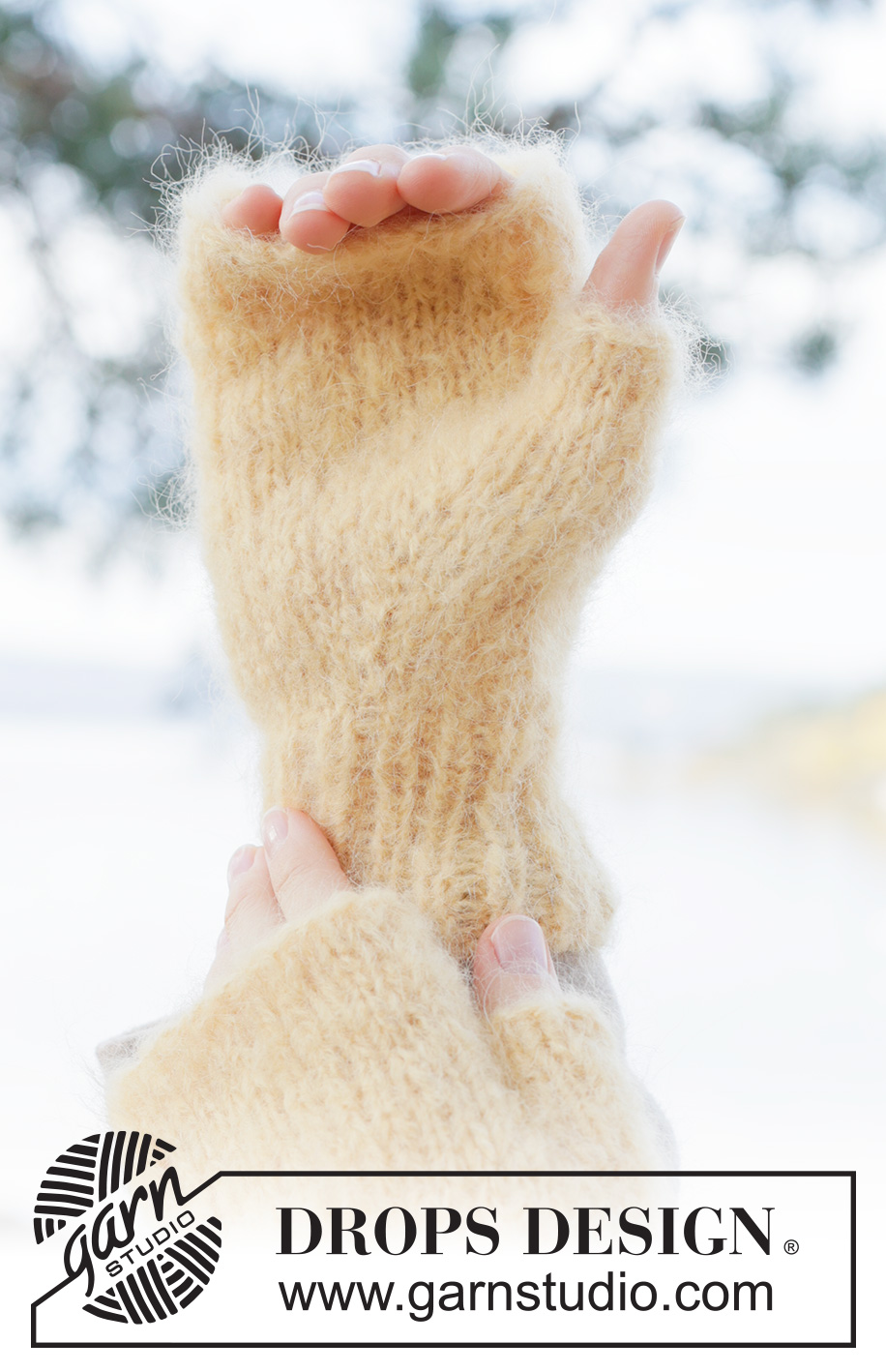 Sunny Bloom Wrist Warmers / DROPS 261-74 - Návleky - nátepníky pletené 1 vláknem příze DROPS Melody nebo 2 vlákny příze DROPS Brushed Alpaca Silk. Téma: Velikonoce.