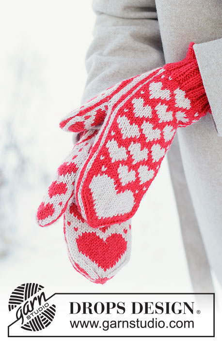 Heartwarming Mittens / DROPS 261-75 - Rękawiczki na drutach z włóczki DROPS Karisma. Przerabiane od czubka palców do mankietu, z żakardem norweskim w serca. Temat: Walentynki