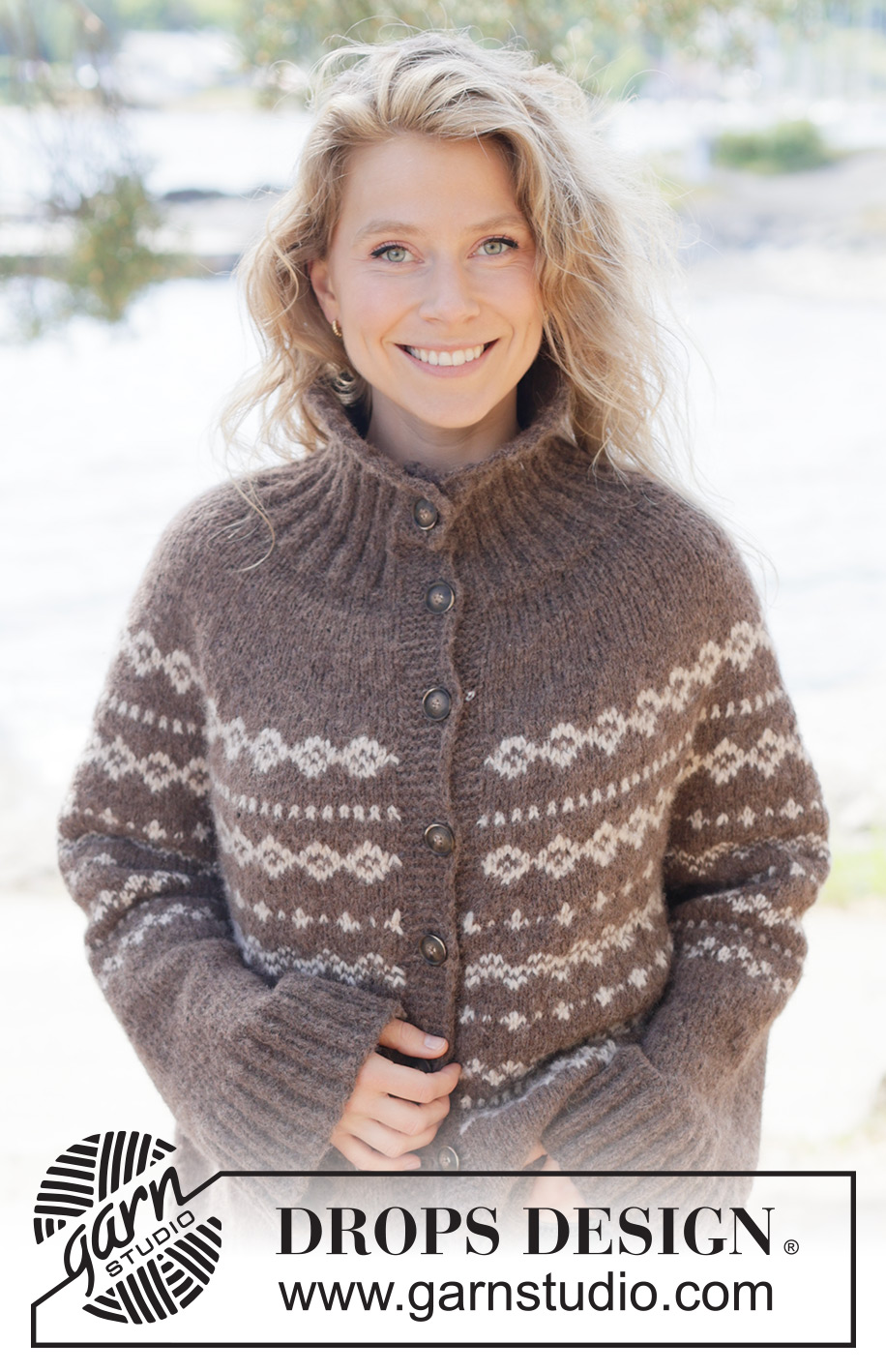 Afternoon Coffee Cardigan / DROPS 262-10 - Stickad oversize kofta i DROPS Air. Arbetet stickas uppifrån och ner med runt ok, nordiskt mönster, i-cord och hög hals. Storlek XS - XXXL.