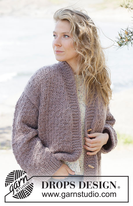 Chestnut Hug Cardigan / DROPS 262-19 - Długi kardigan oversize na drutach, przerabiany od góry do dołu z włóczki DROPS Snow. Z europejskimi ramionami / skosami ramion, strukturalnym ściegiem fantazyjnym, dekoltem V, szalowym kołnierzem i I-cordem. Od XS do XXXL.