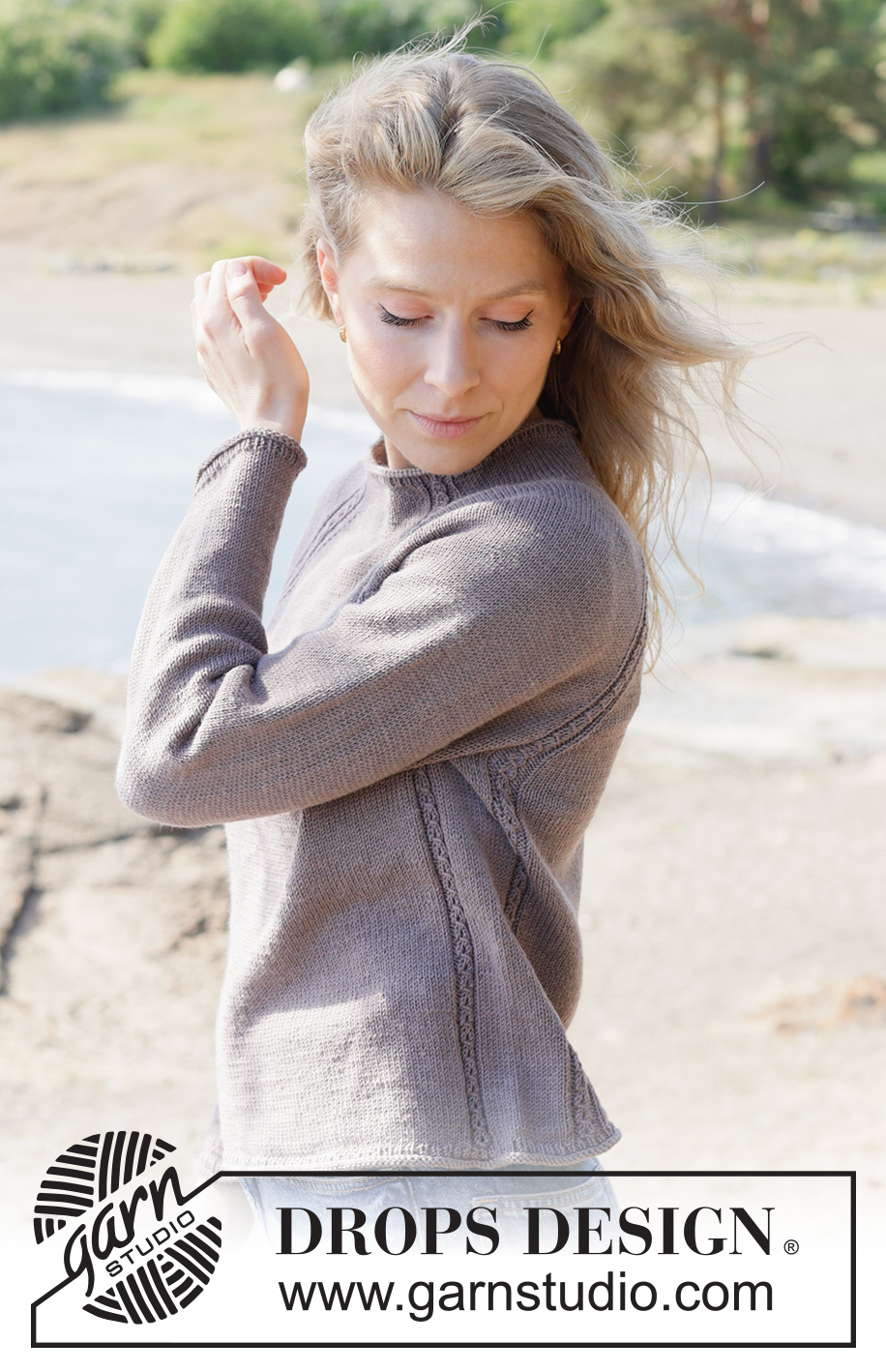 Sunday Mist Sweater / DROPS 262-20 - Sweter na drutach, przerabiany od góry do dołu, z włóczki DROPS BabyMerino. Z reglanowymi rękawami, ściegiem ażurowym i zwijającymi się brzegami. Od XS do XXXL.