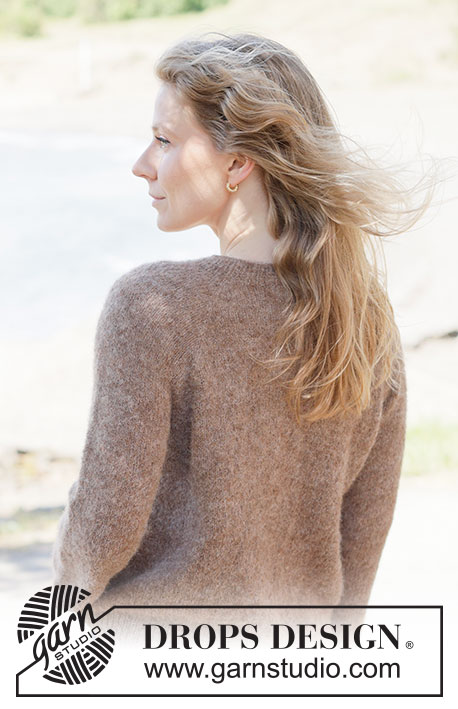 Forest Pocket Cardigan / DROPS 262-25 - Strikket cardigan i DROPS Brushed Alpaca Silk. Arbejdet strikkes oppefra og ned i glatstrik med raglan, rullekant, i-cord og lommer. Størrelse XS - XXXL.