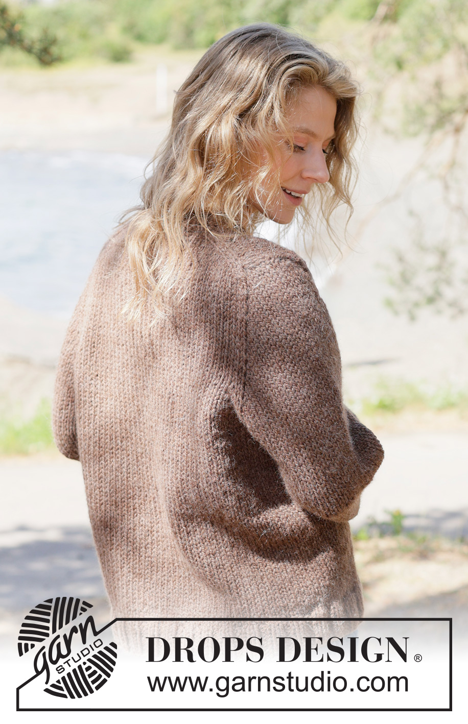 Earthbound Sweater / DROPS 262-28 - Kötött pulóver DROPS Andes vagy DROPS Snow fonalból. A darabot fentről lefelé haladva kötjük harisnyakötéssel és európai vállrésszel. XS-XXXL méretben