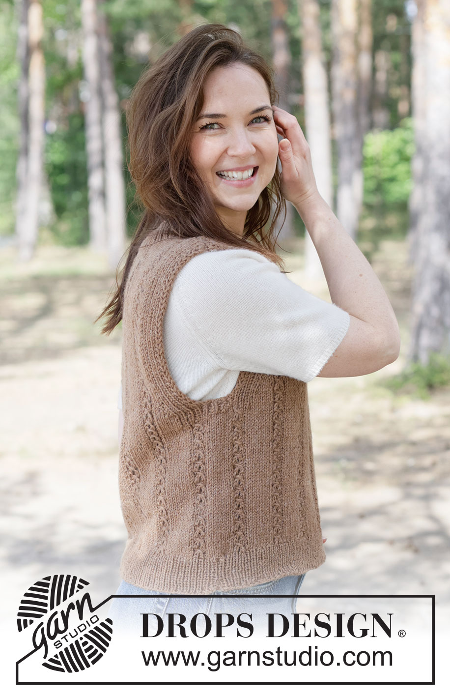 Maple Whisper Vest / DROPS 262-29 - Gebreide top in DROPS Lima of DROPS Merino Extra Fine. Het werk wordt van boven naar beneden gebreid met kantpatroon. Maten XS - XXXL.
