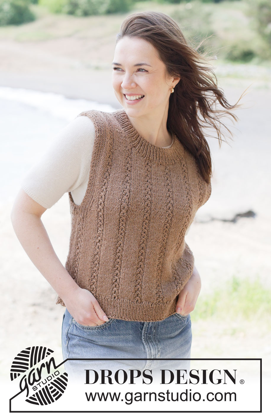 Maple Whisper Vest / DROPS 262-29 - Gebreide top in DROPS Lima of DROPS Merino Extra Fine. Het werk wordt van boven naar beneden gebreid met kantpatroon. Maten XS - XXXL.