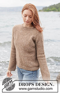 Hazelnut Harmony Sweater / DROPS 262-30 - Strikket bluse i DROPS Brushed Alpaca Silk. Arbejdet strikkes oppefra og ned i glatstrik med raglan og rullekant. Størrelse XS - XXXL.