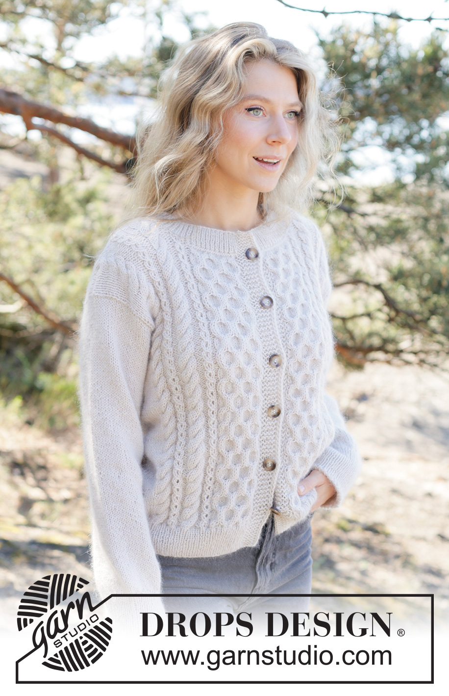 Snow Hive Cardigan / DROPS 262-31 - Knitted jacket in DROPS Nord and DROPS Kid-Silk or DROPS Alpaca and DROPS Kid-Silk. The piece is worked bottom up with honeycomb pattern, cables and I-cord. Sizes XS - XXXL.